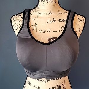 Livi wired sports bra 38DDD